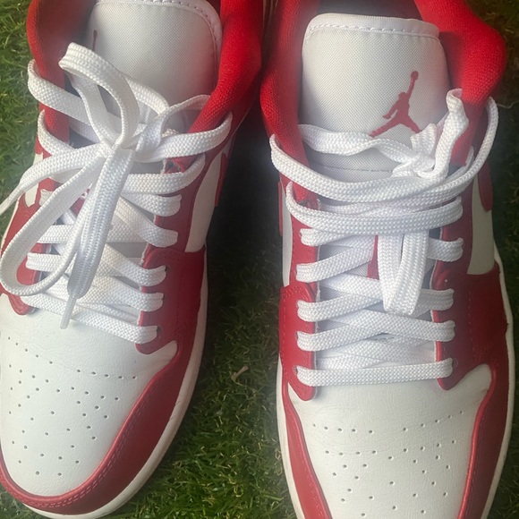 Air Jordan nike low , size 8.5 in mens - Picture 7 of 11